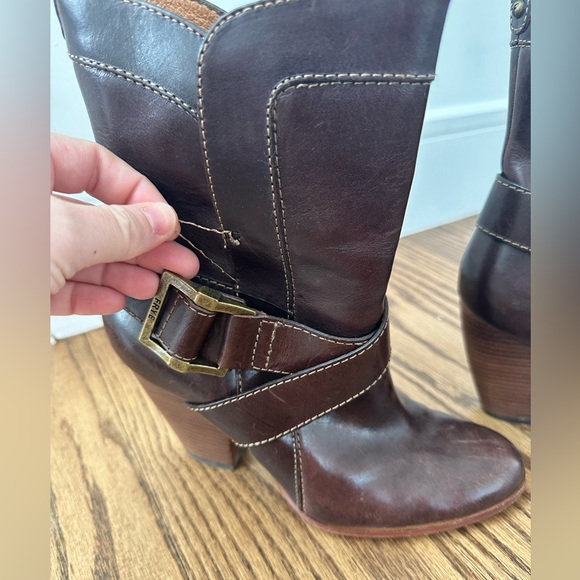 Frye buckle dark brown booties size 7.5. Slight snag in the seam. - Picture 3 of 15